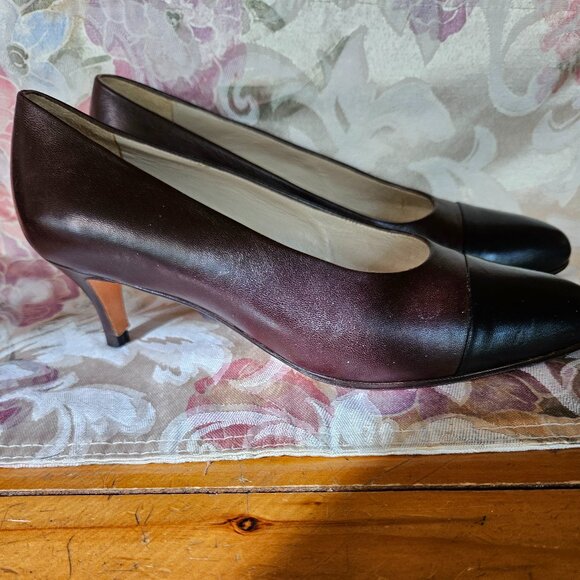 Vintage Chanel Brown and Black Pumps - Picture 2 of 7